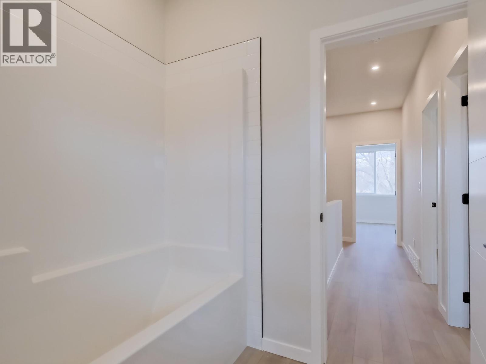 #103 275 Kinney Avenue - 29