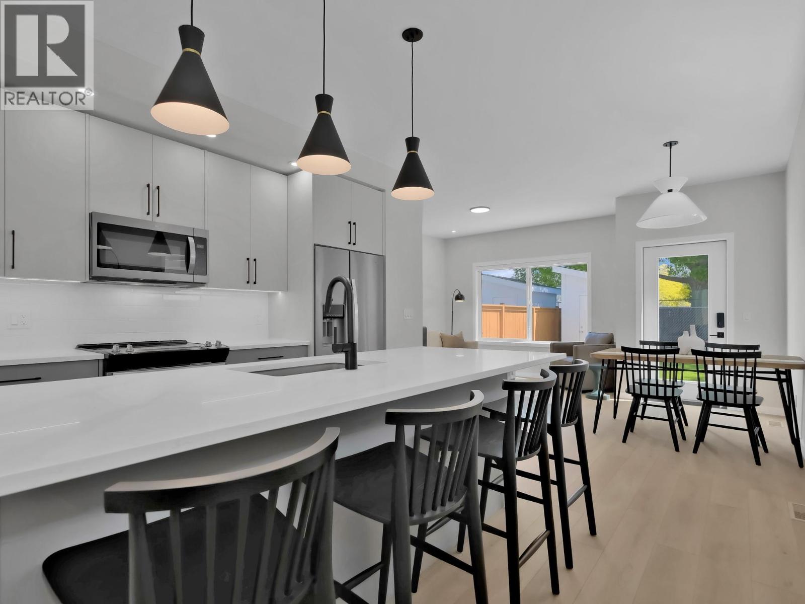 #103 275 Kinney Avenue - 9