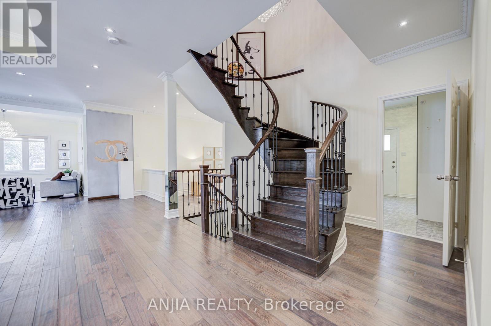 91 REANSBURY CRESCENT - 6