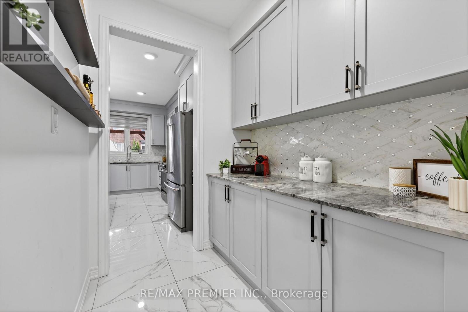 77 WEAVER TERRACE - 11