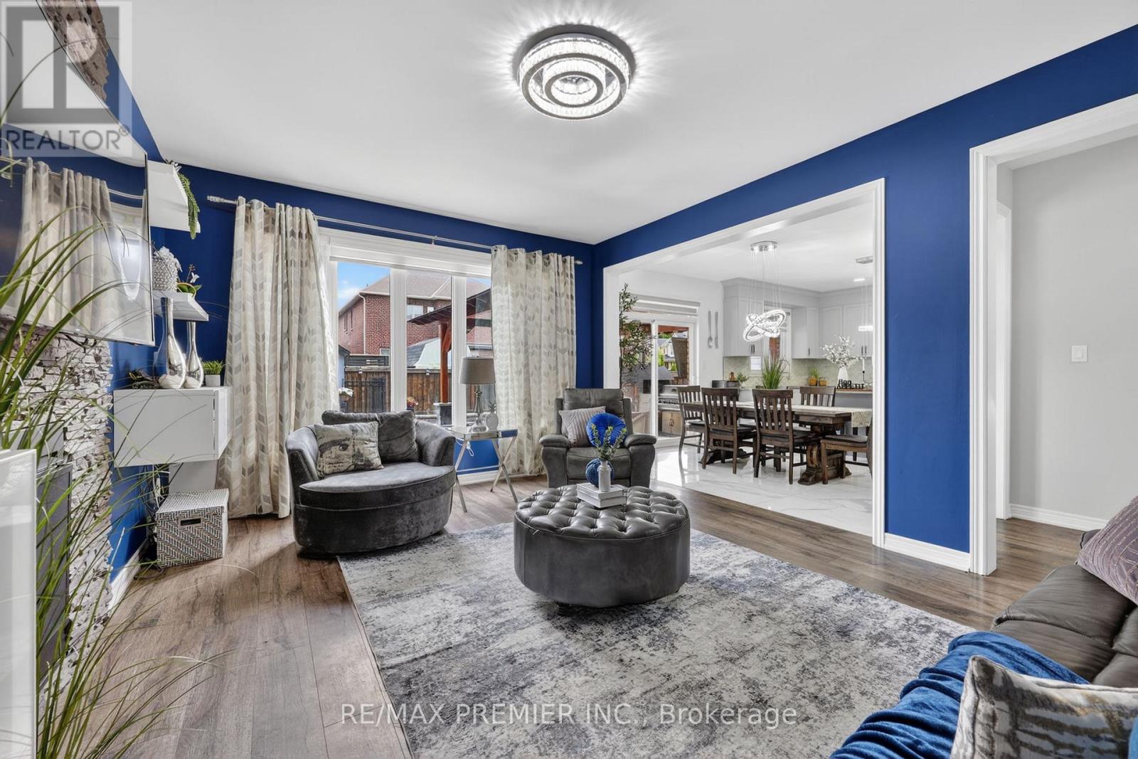 77 WEAVER TERRACE - 13