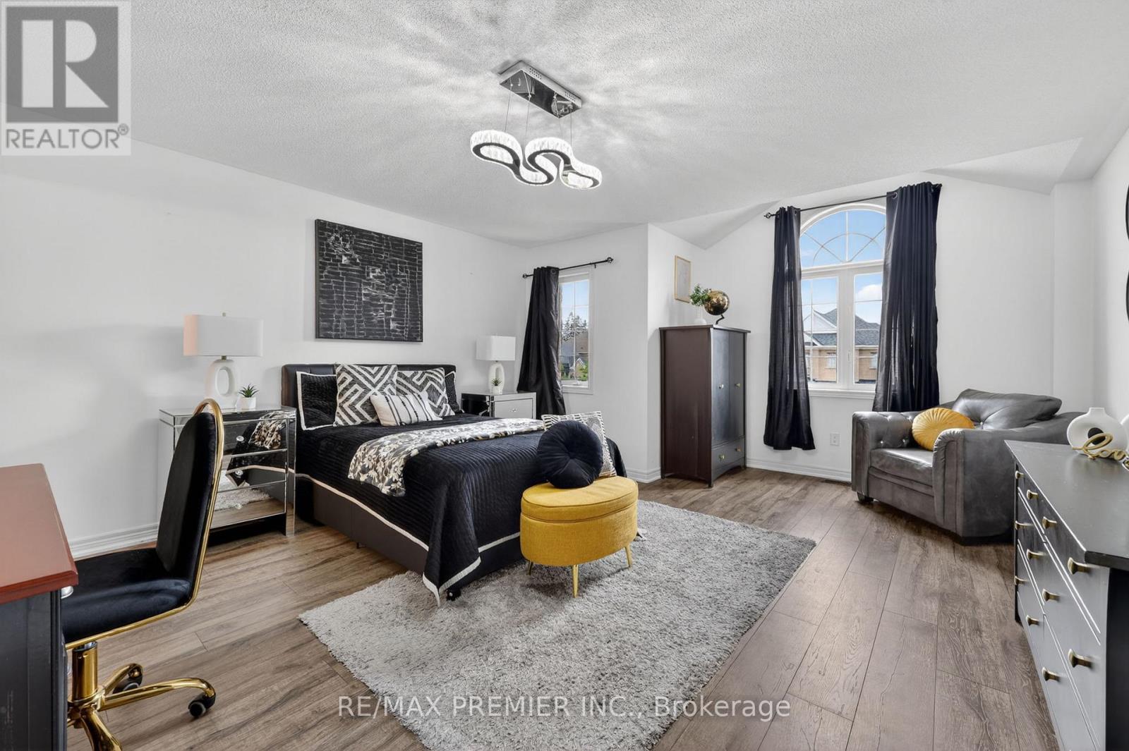 77 WEAVER TERRACE - 23