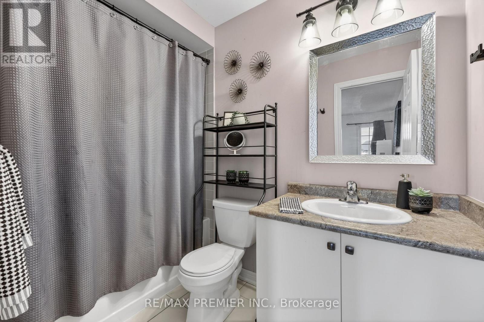 77 WEAVER TERRACE - 24