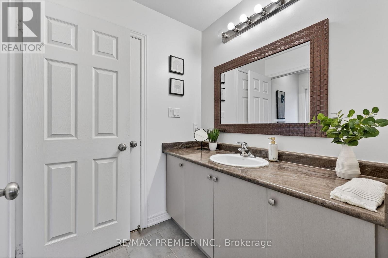 77 WEAVER TERRACE - 28