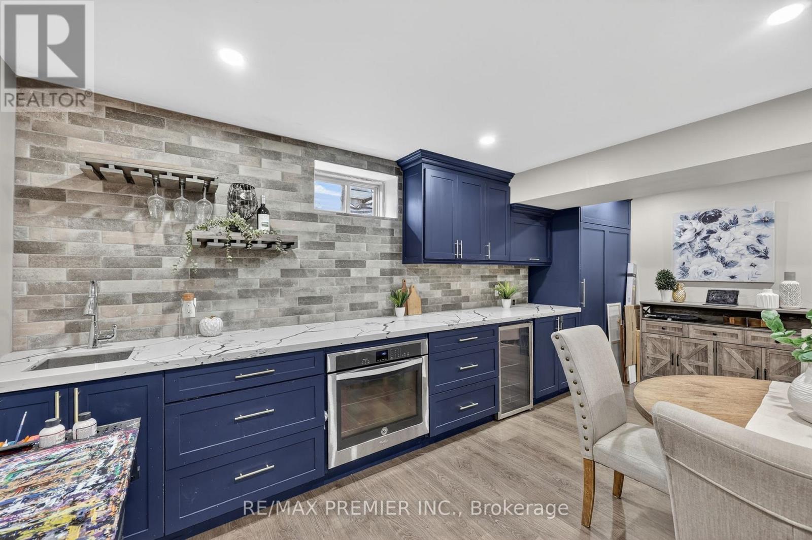 77 WEAVER TERRACE - 31