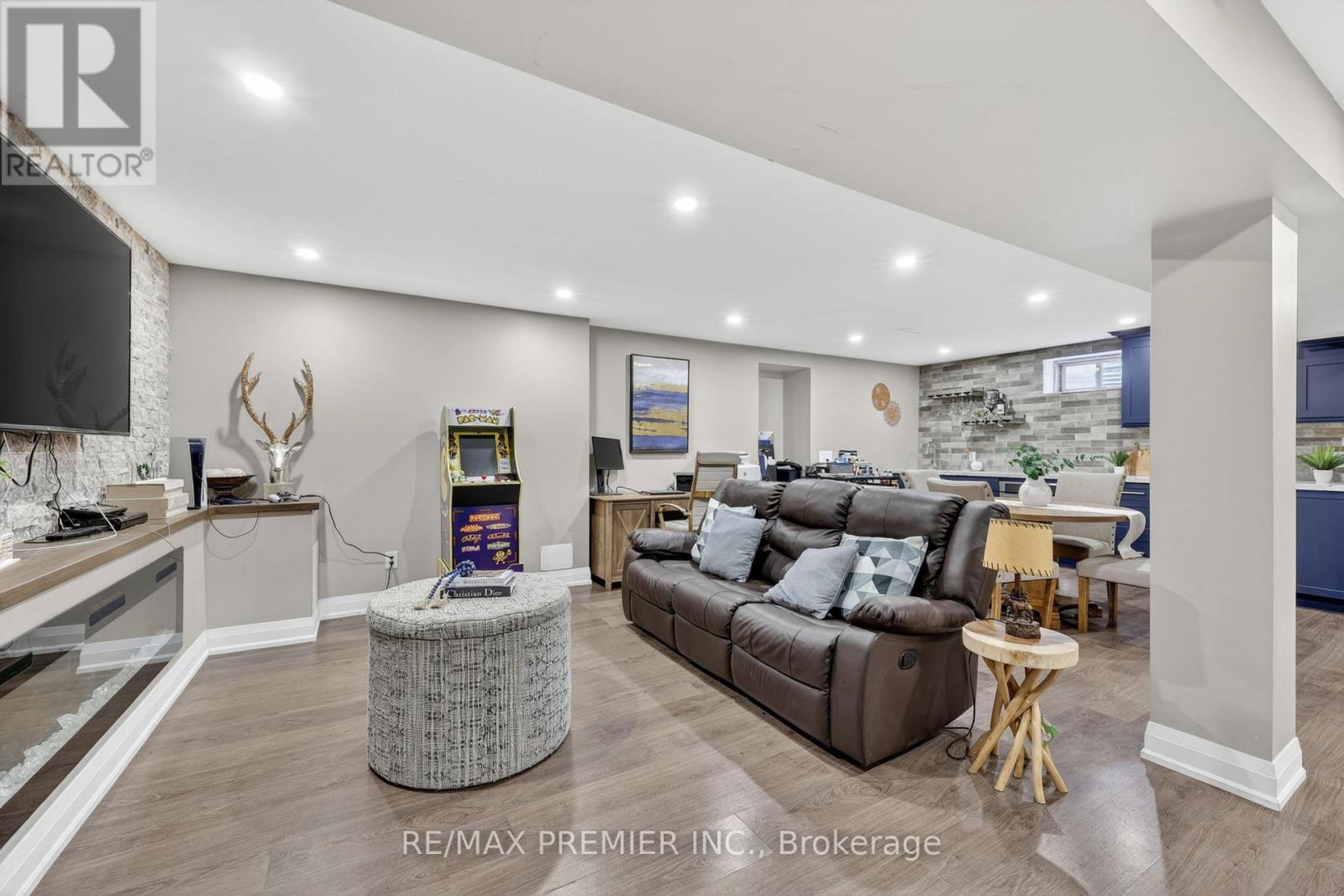 77 WEAVER TERRACE - 32
