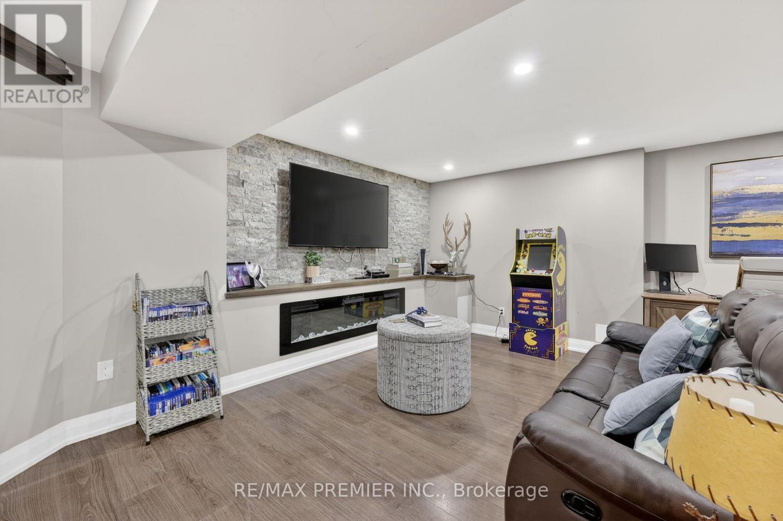 77 WEAVER TERRACE - 34