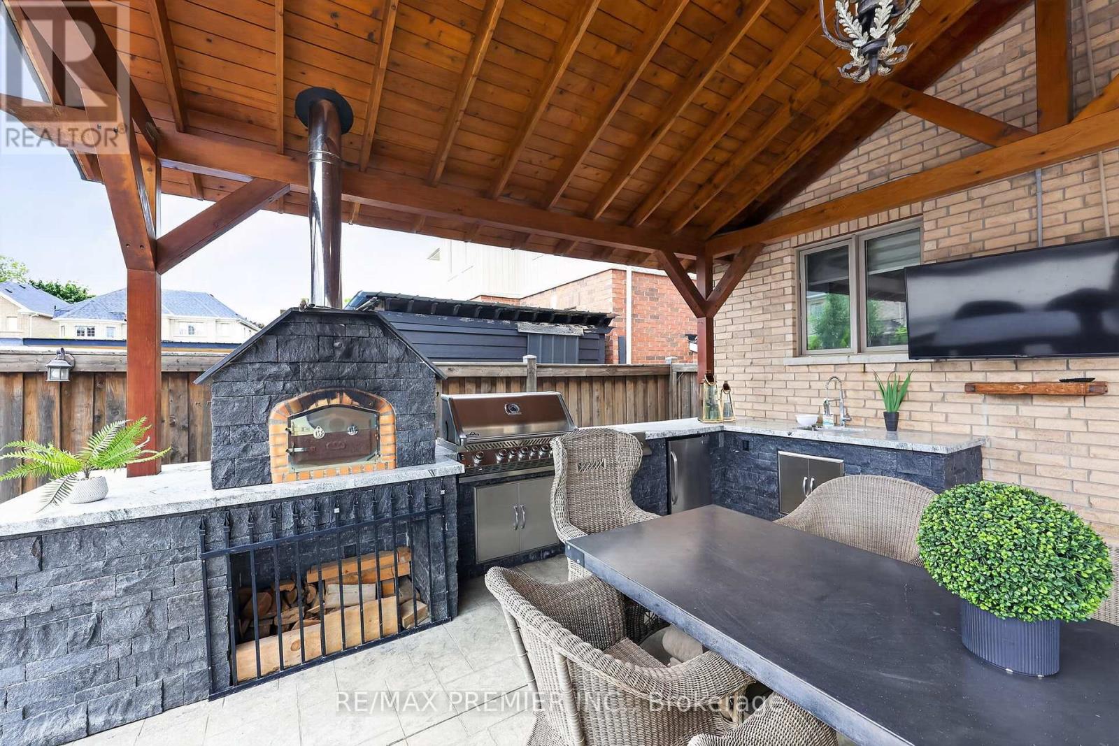 77 WEAVER TERRACE - 40