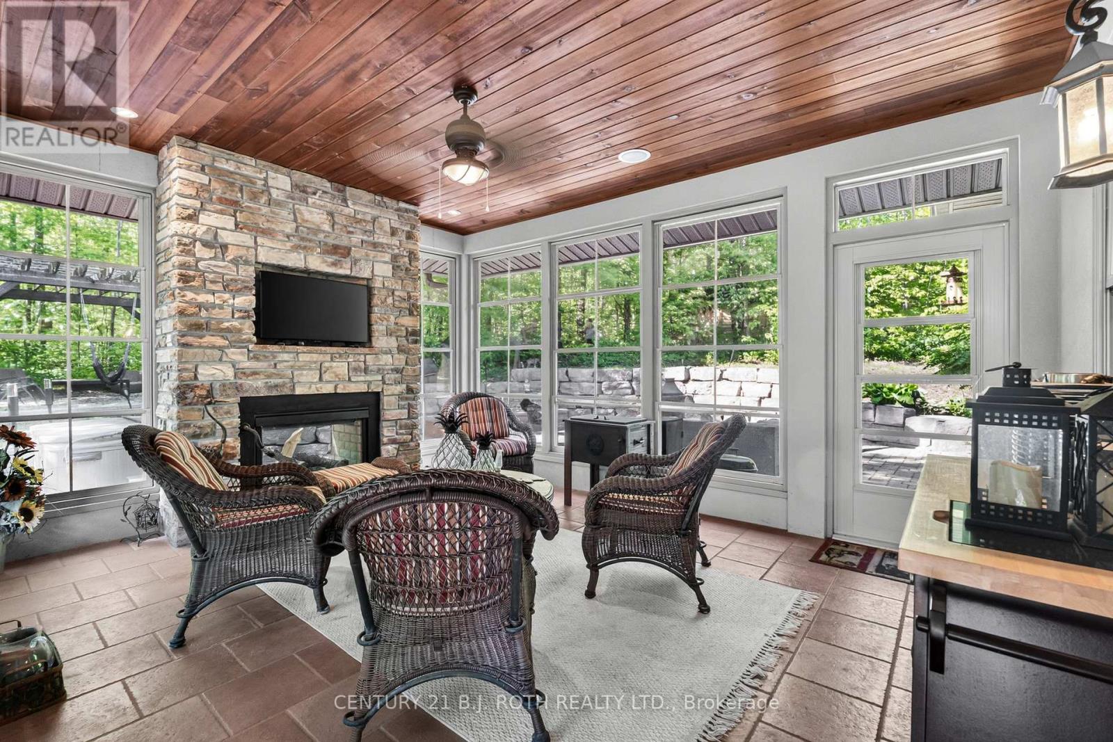 1 PIERCE COURT - 12