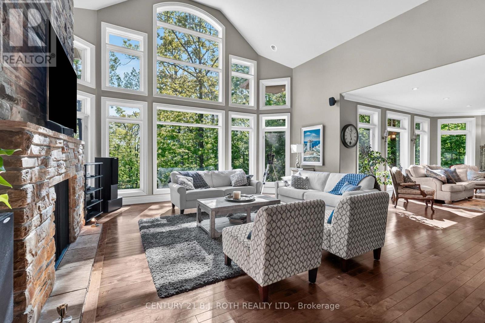 1 PIERCE COURT - 25