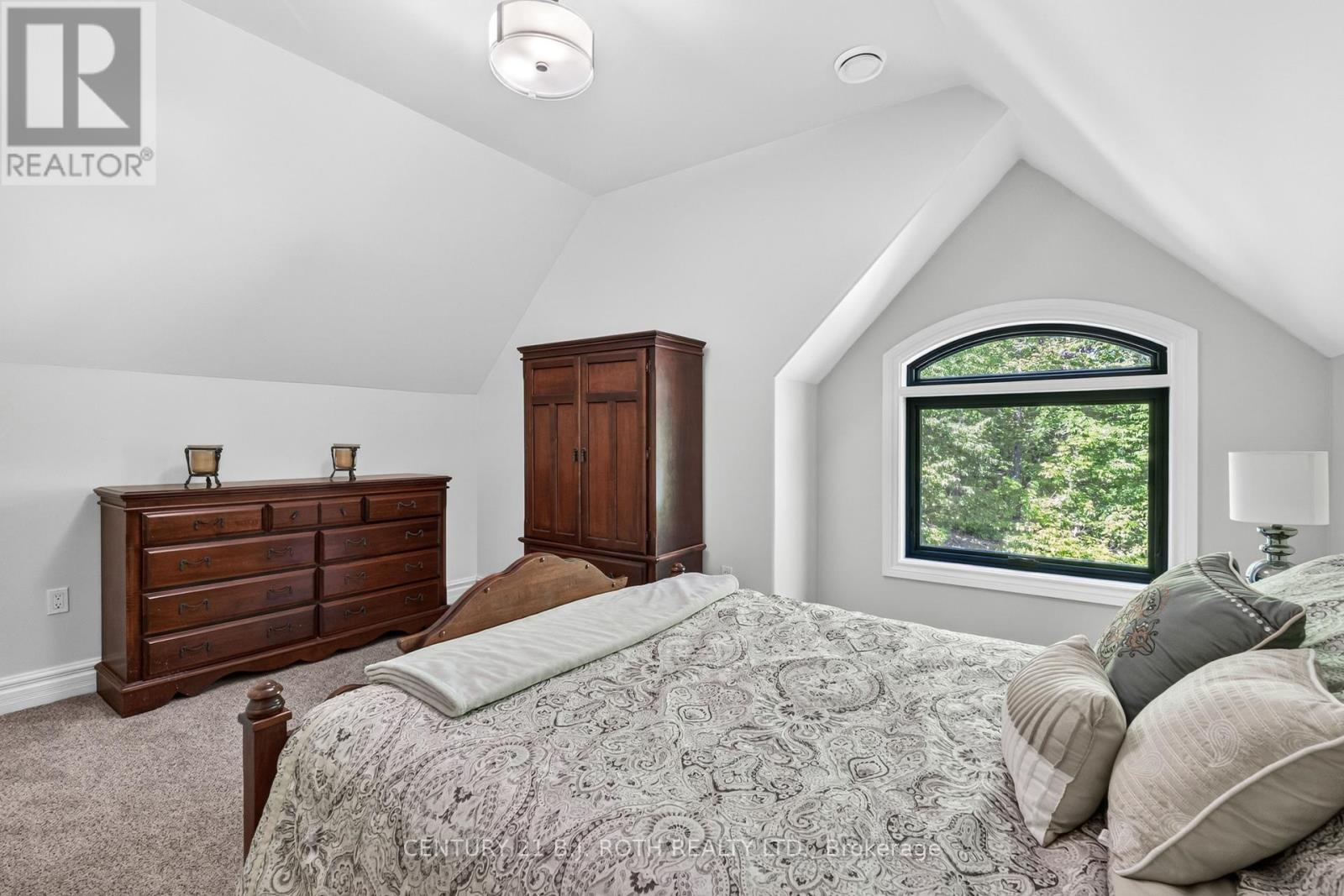 1 PIERCE COURT - 34