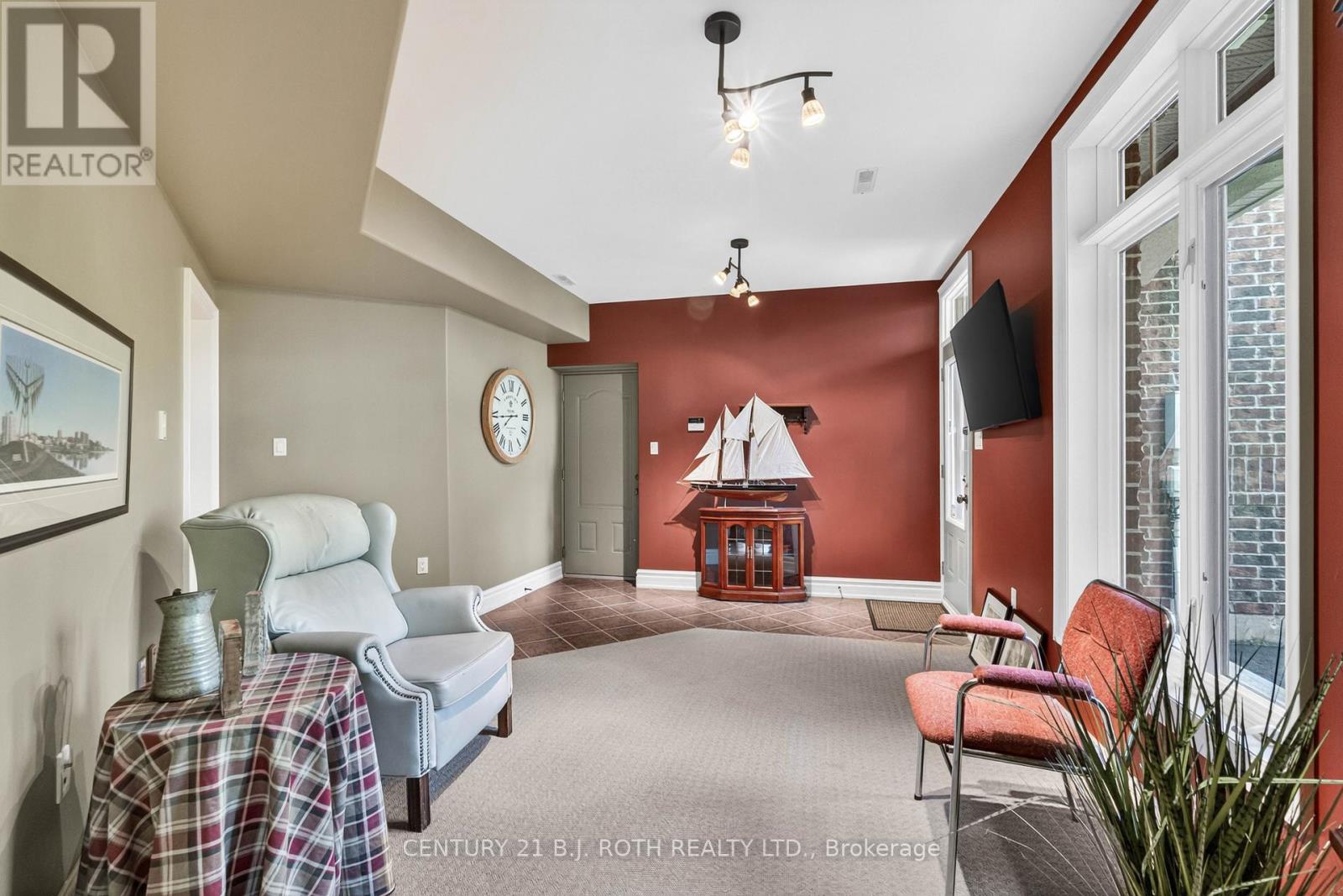 1 PIERCE COURT - 44