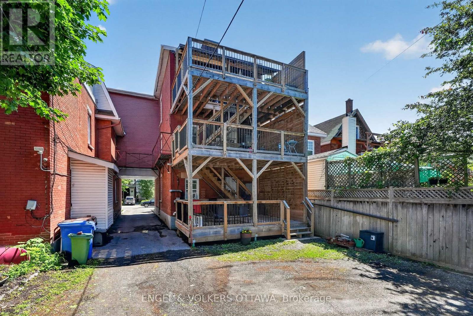 22-24 ST FRANCIS STREET - 26