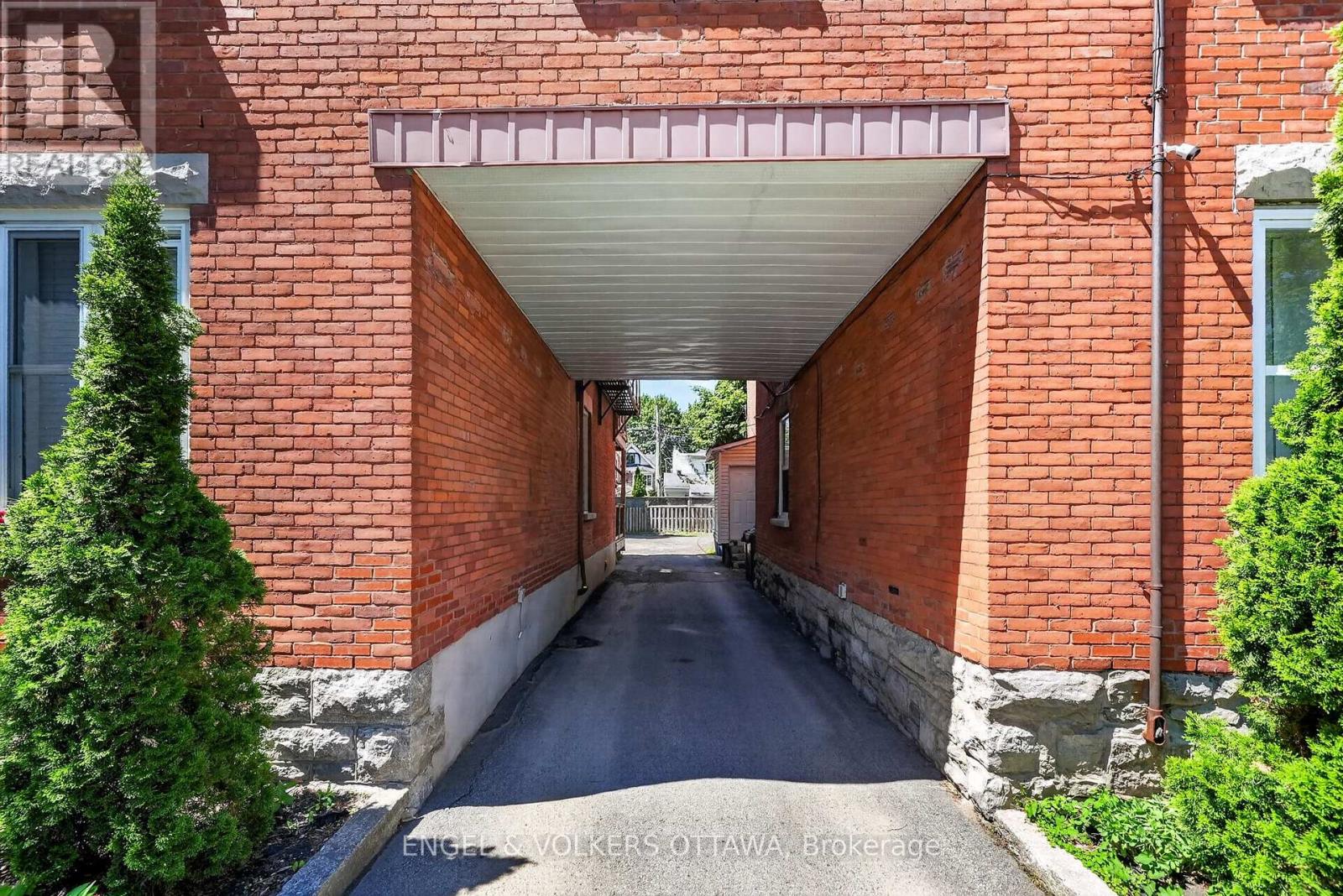 22-24 ST FRANCIS STREET - 3