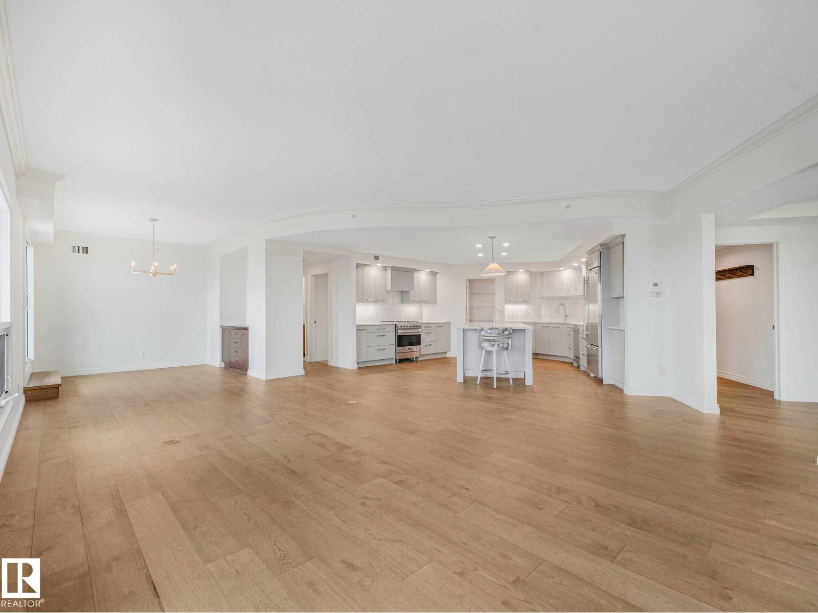 #902 10108 125 ST NW - 15