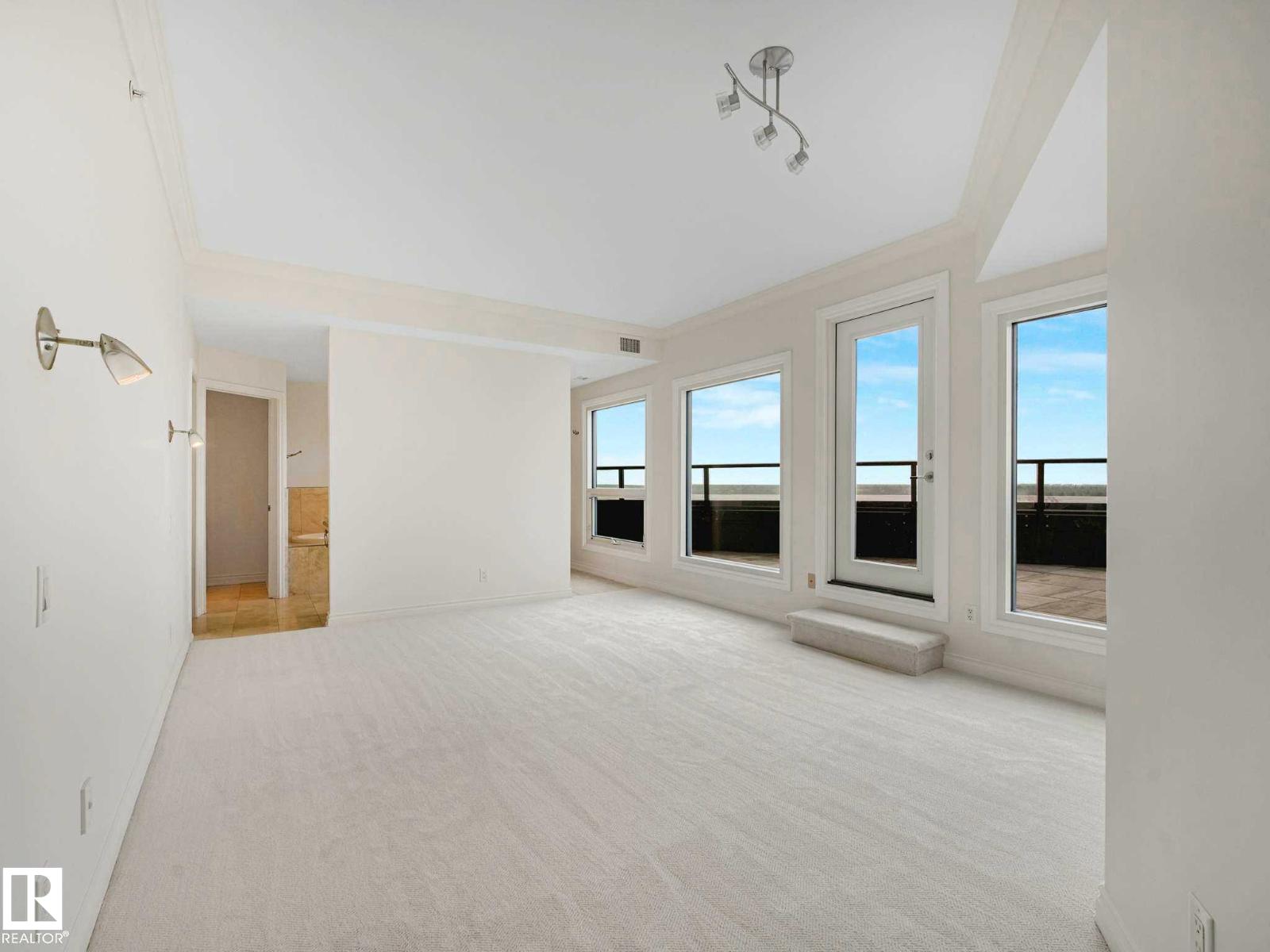 #902 10108 125 ST NW - 33