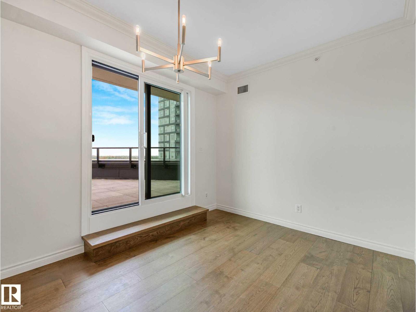#902 10108 125 ST NW - 11