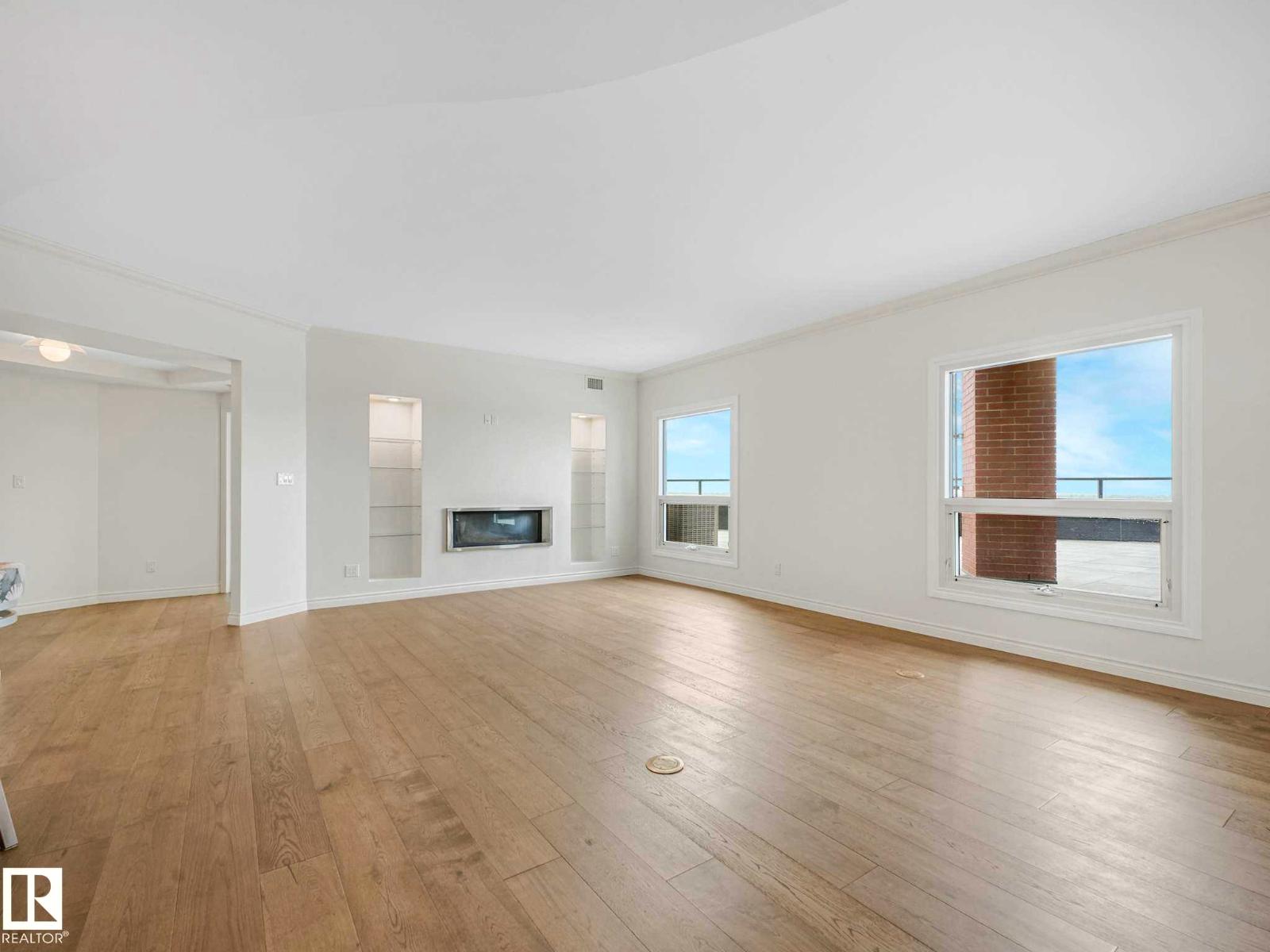 #902 10108 125 ST NW - 16