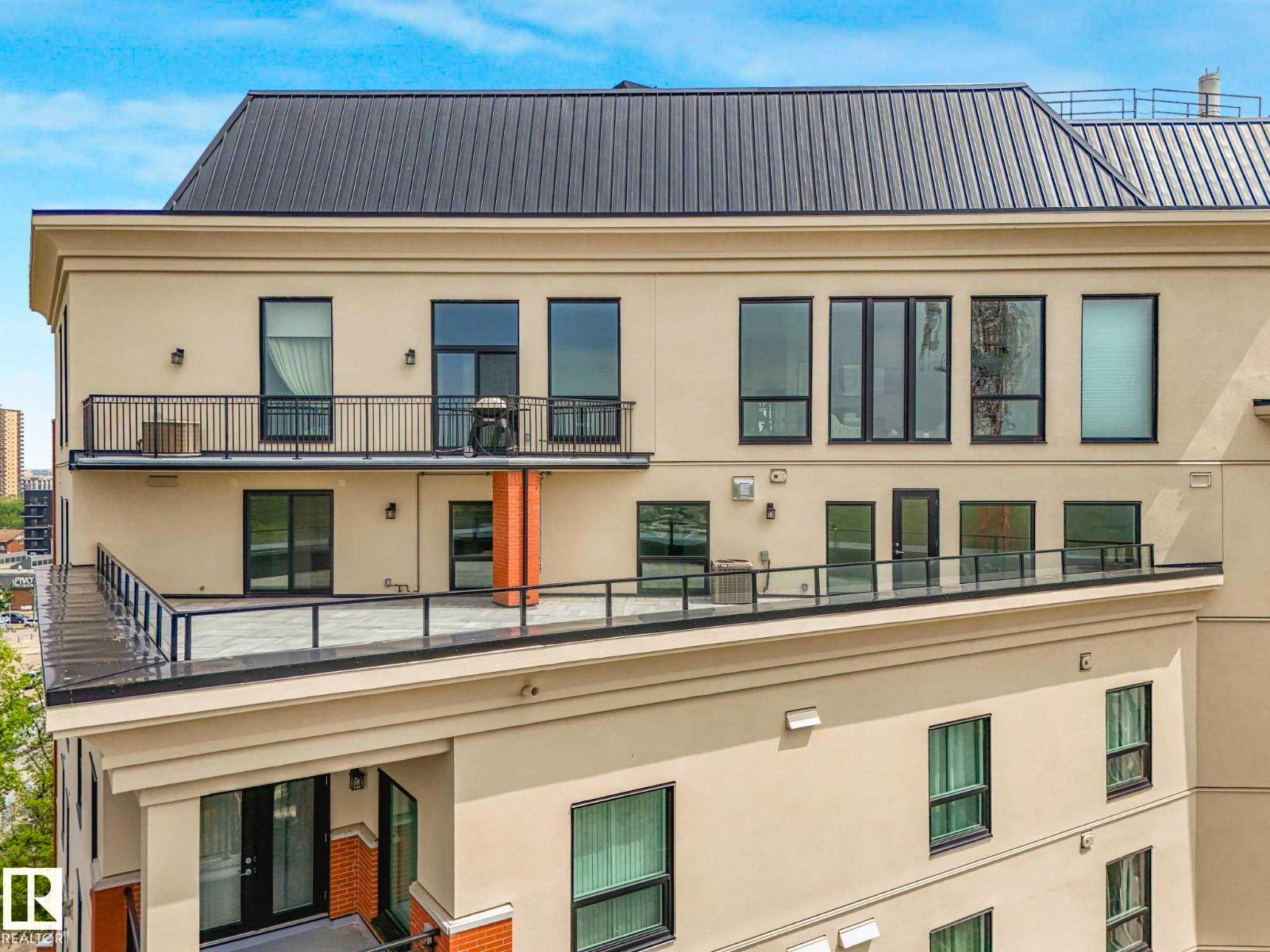 #902 10108 125 ST NW - 28