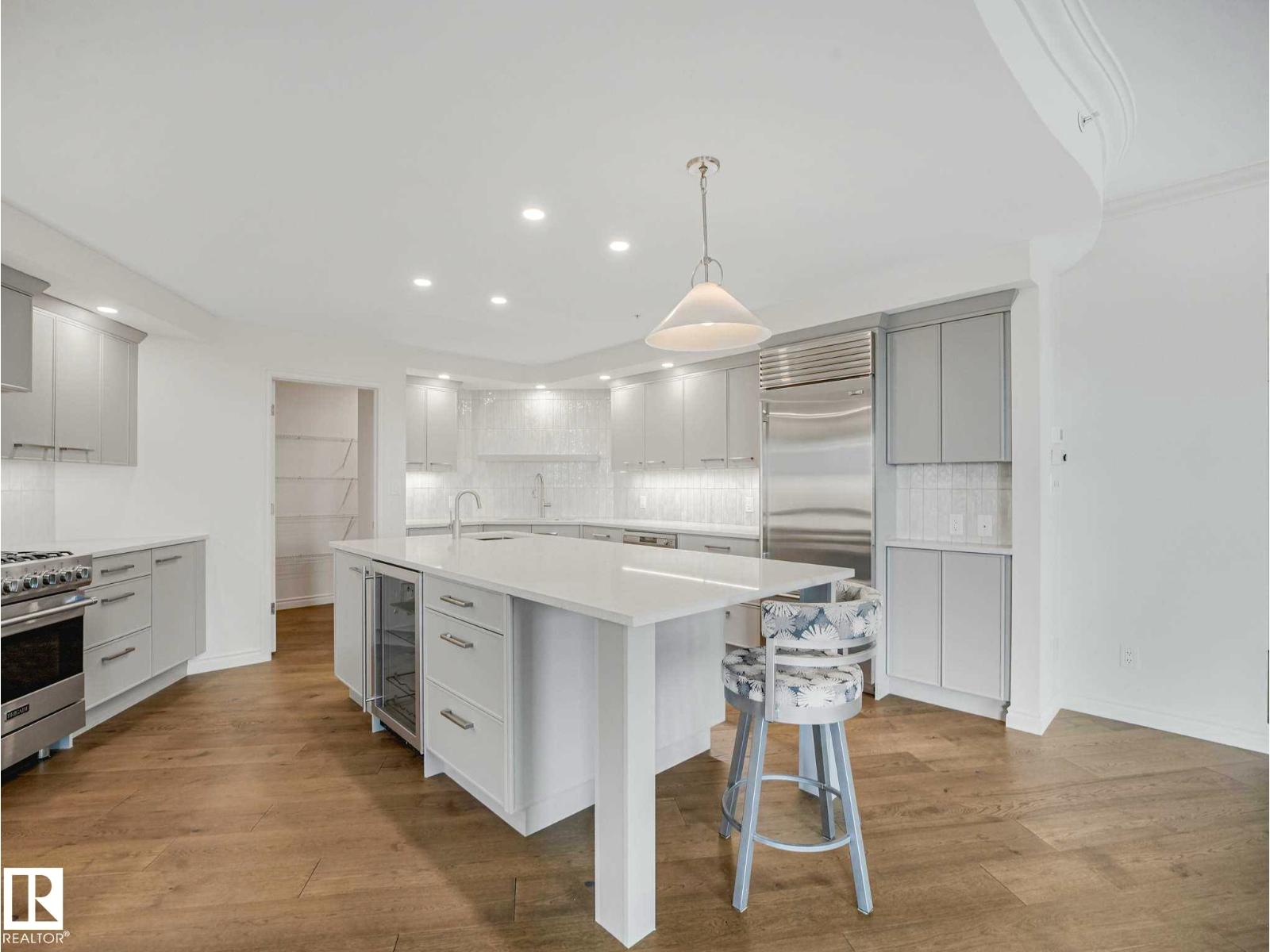 #902 10108 125 ST NW - 20
