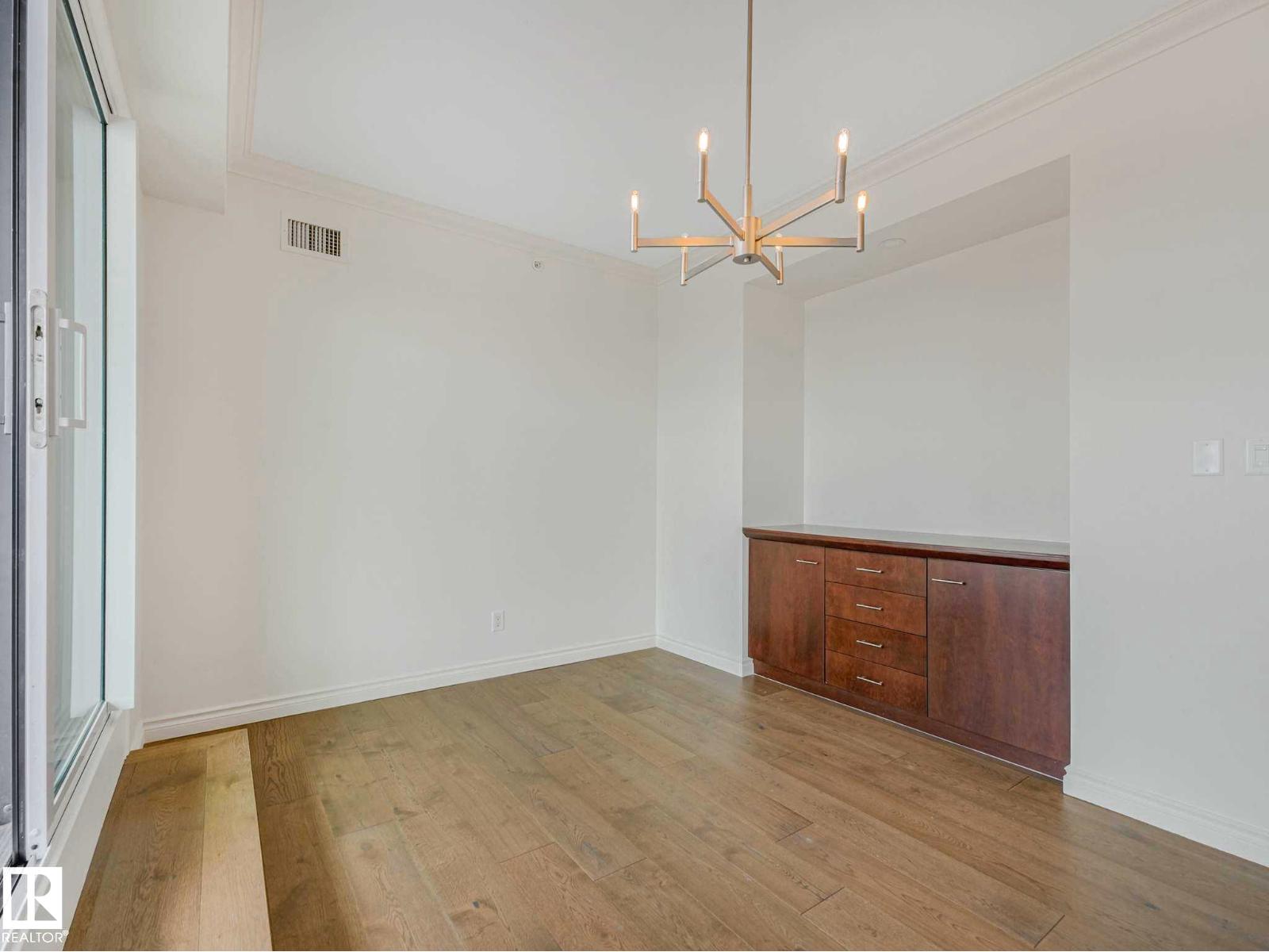 #902 10108 125 ST NW - 18
