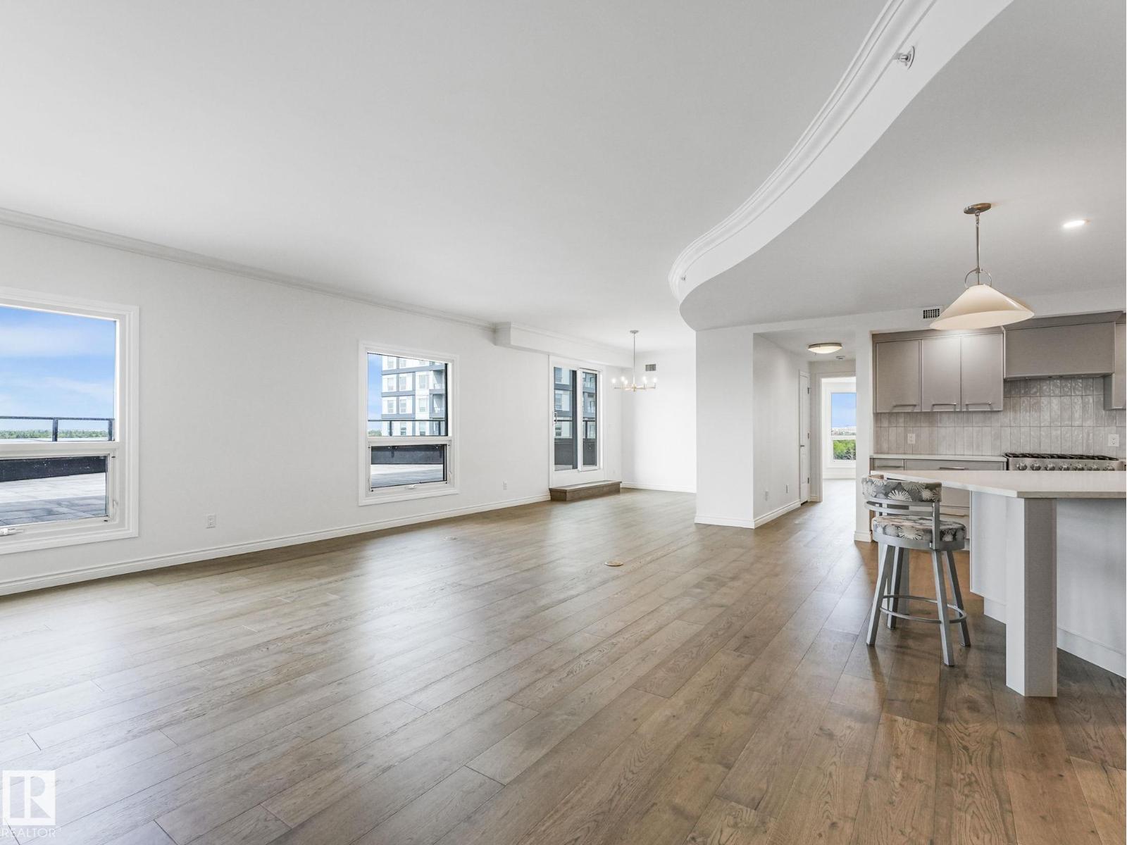 #902 10108 125 ST NW - 8
