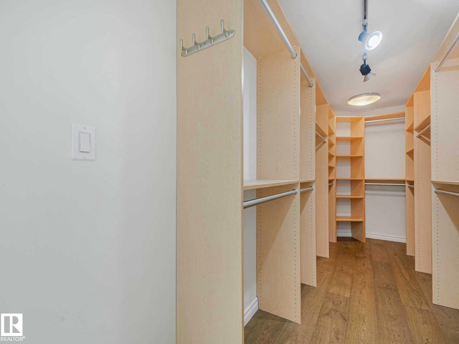 #902 10108 125 ST NW - 39