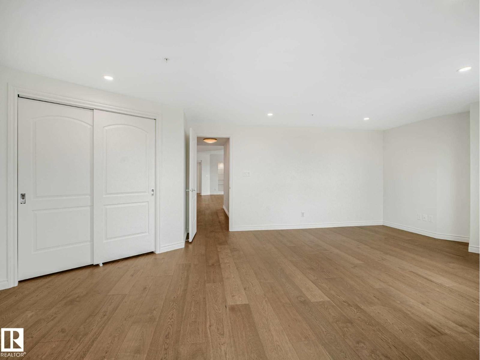 #902 10108 125 ST NW - 42