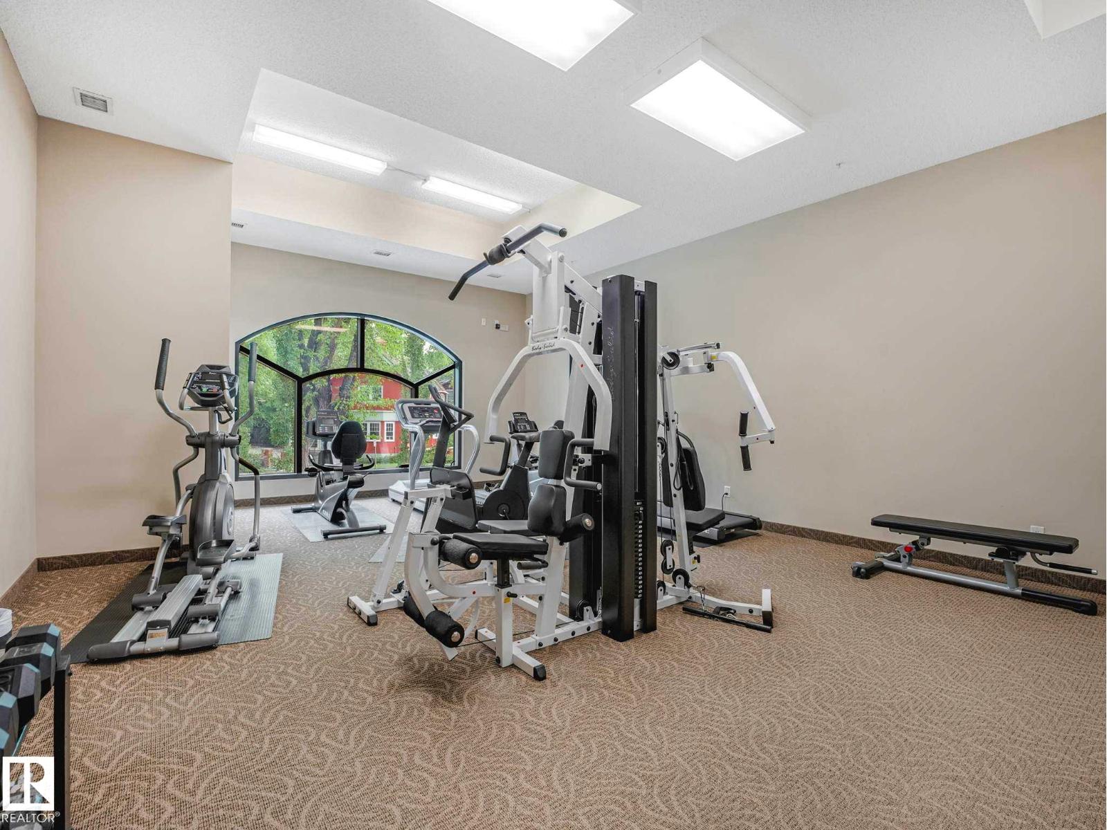 #902 10108 125 ST NW - 53