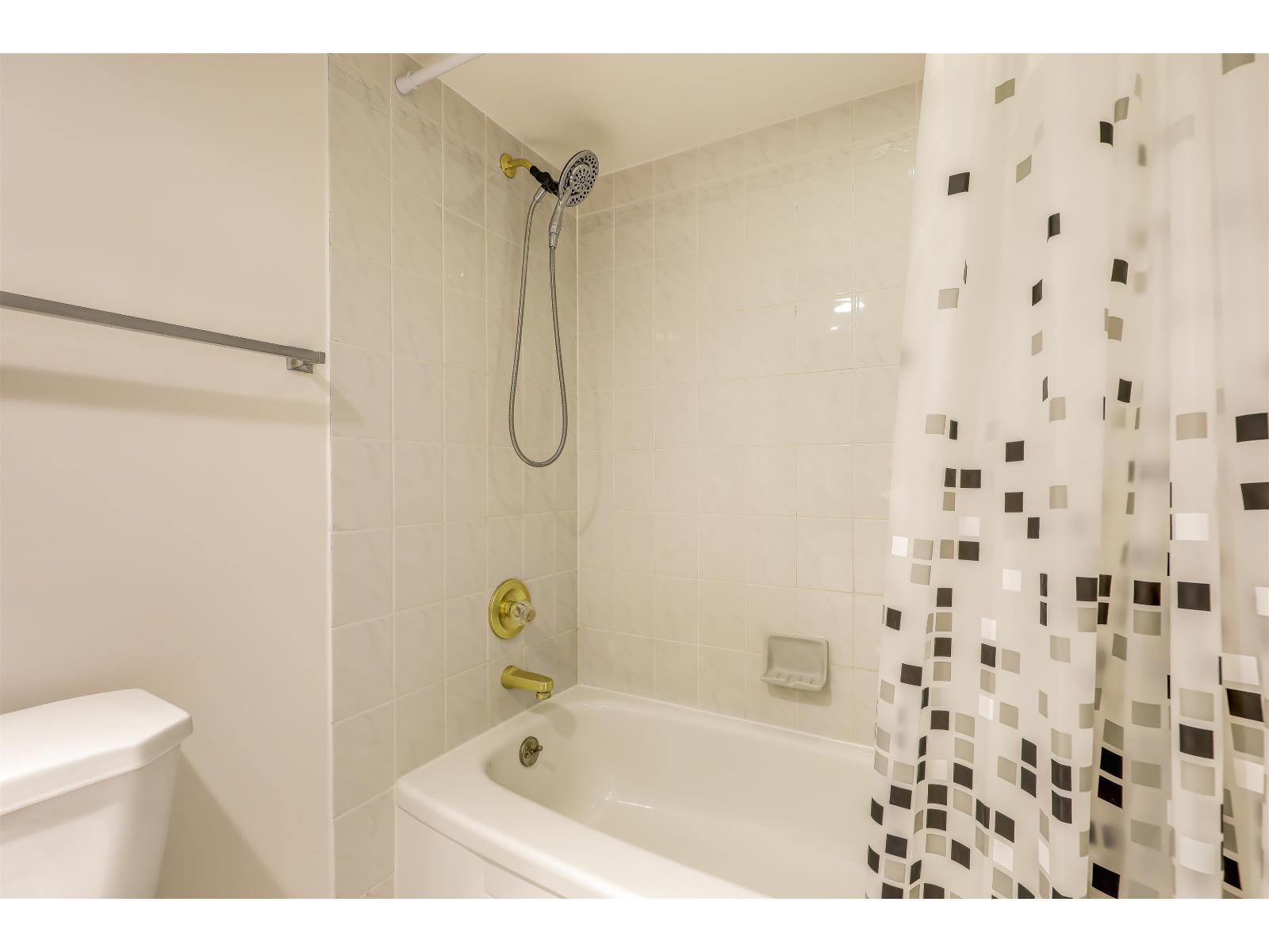 1 Bed, 2 Bath Apartment for Sale in Surrey – 808 10082 148 STREET, Surrey – MLS# R3134257 - Image 11