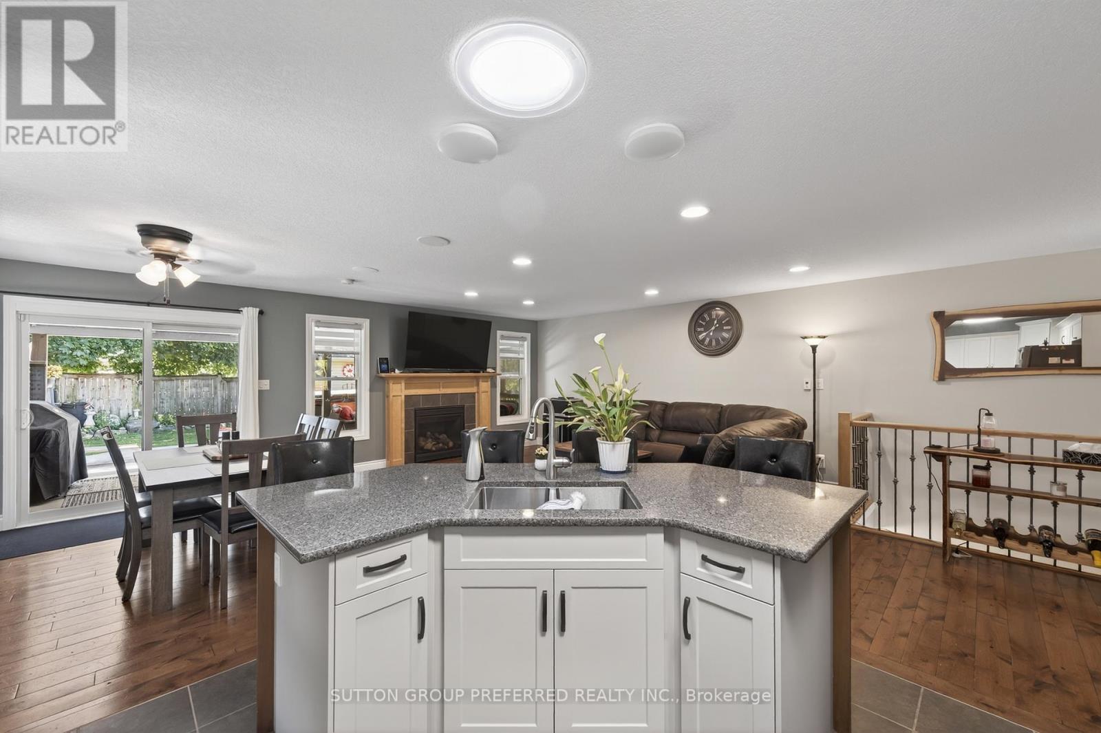 23 WOOD LILY LANE - 25