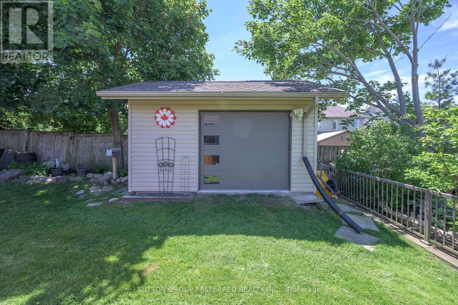 23 WOOD LILY LANE - 8
