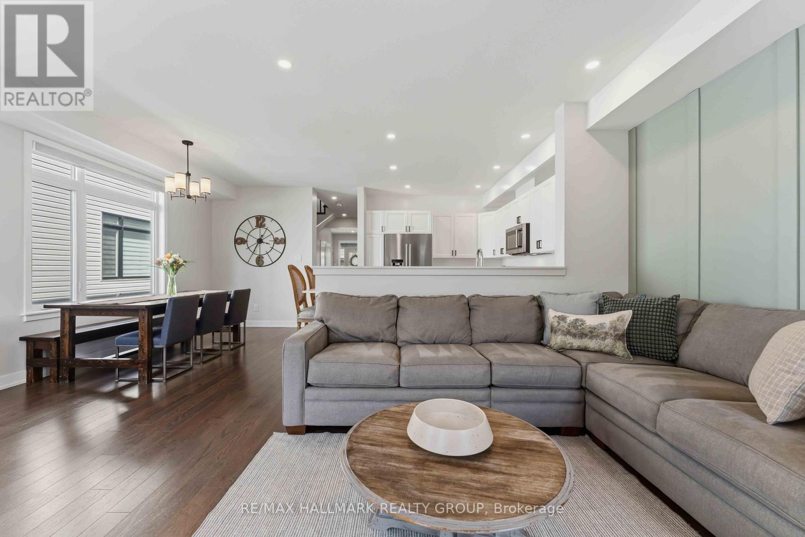 369 BROADRIDGE CRESCENT - 11