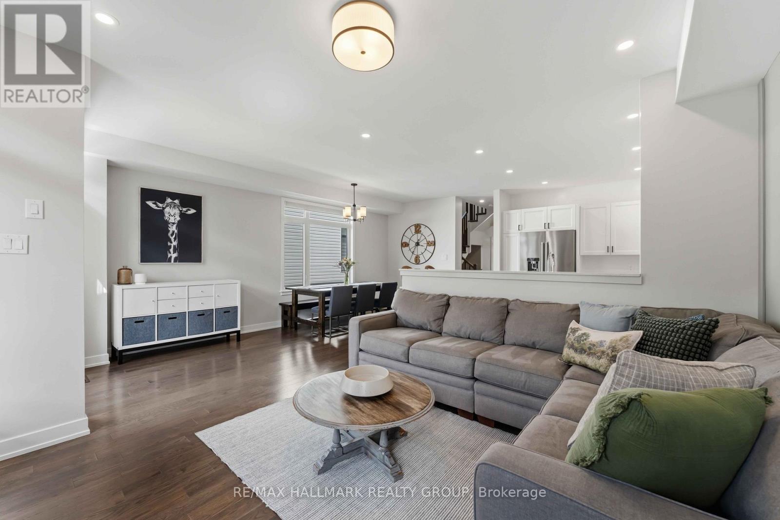 369 BROADRIDGE CRESCENT - 12