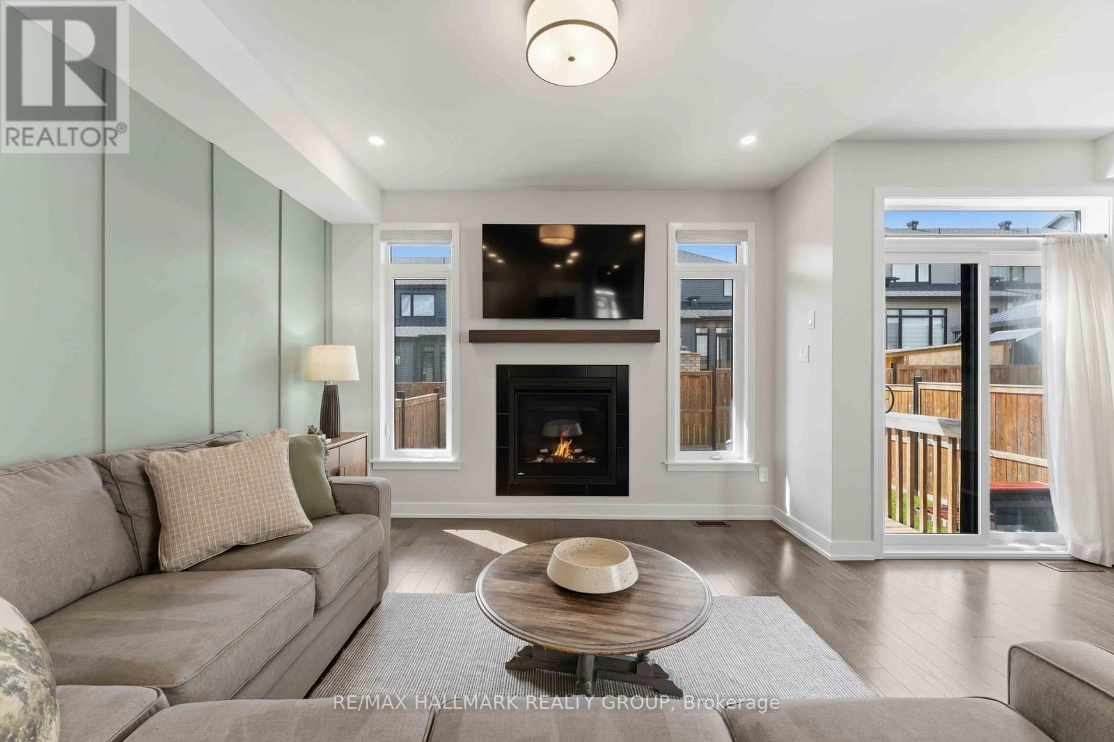 369 BROADRIDGE CRESCENT - 13