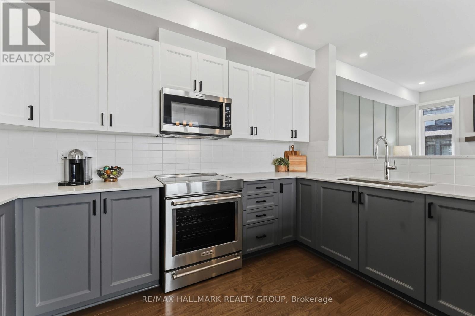 369 BROADRIDGE CRESCENT - 18
