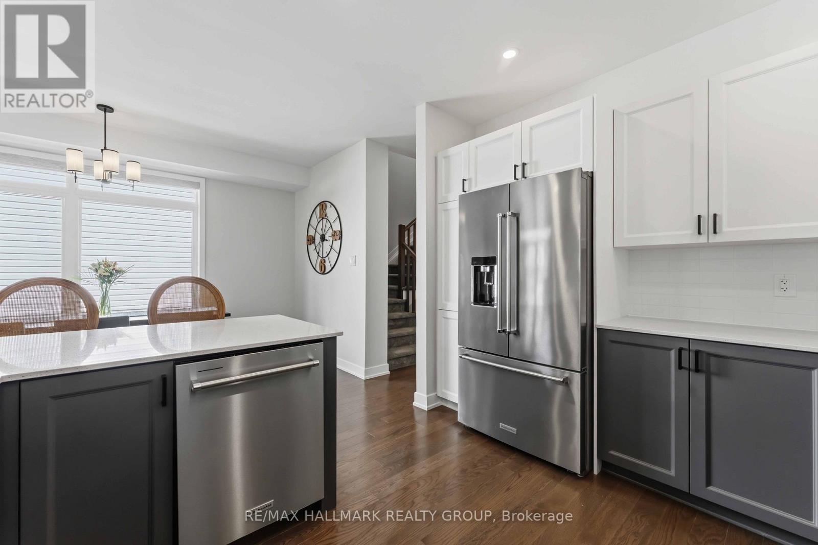 369 BROADRIDGE CRESCENT - 19