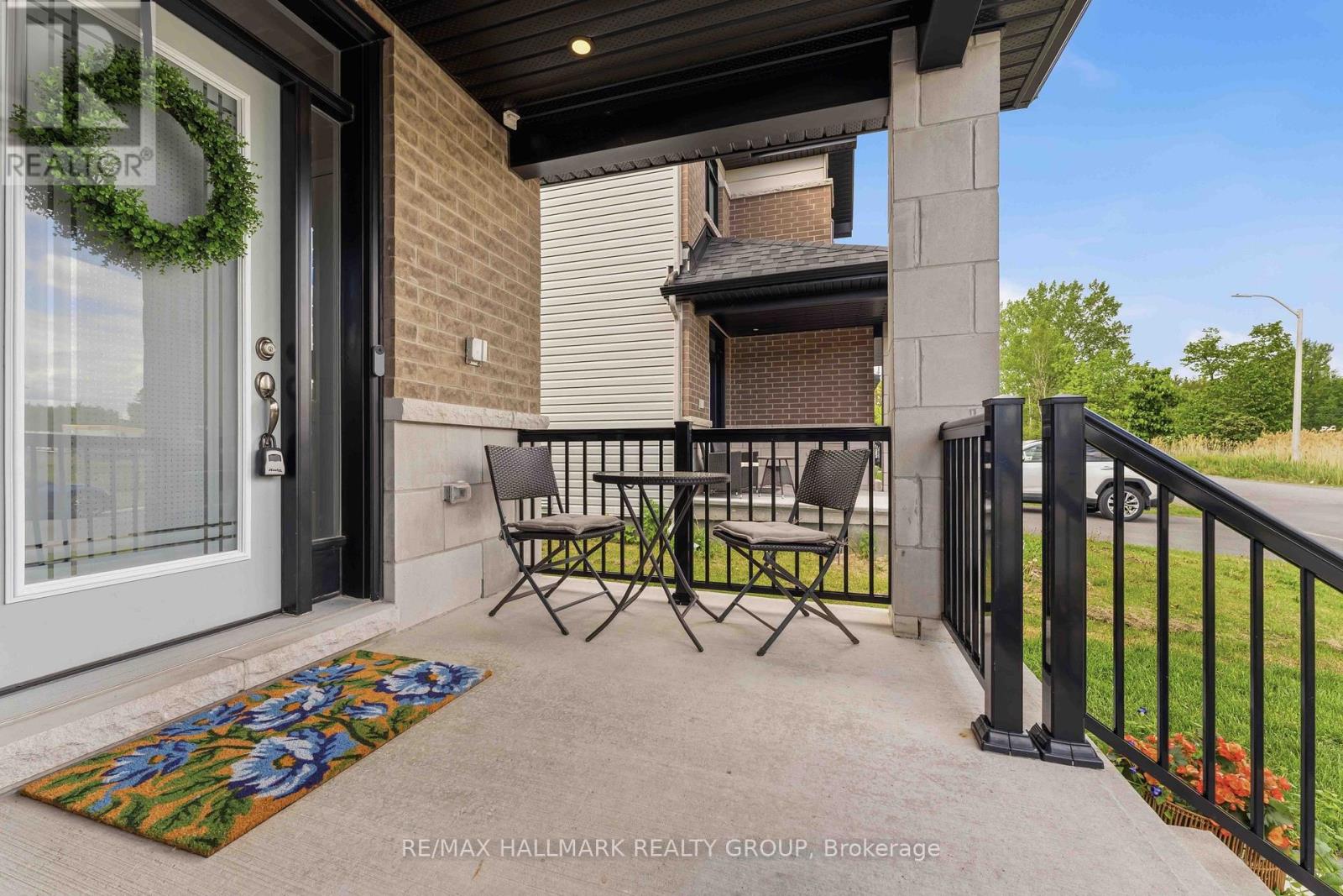 369 BROADRIDGE CRESCENT - 2