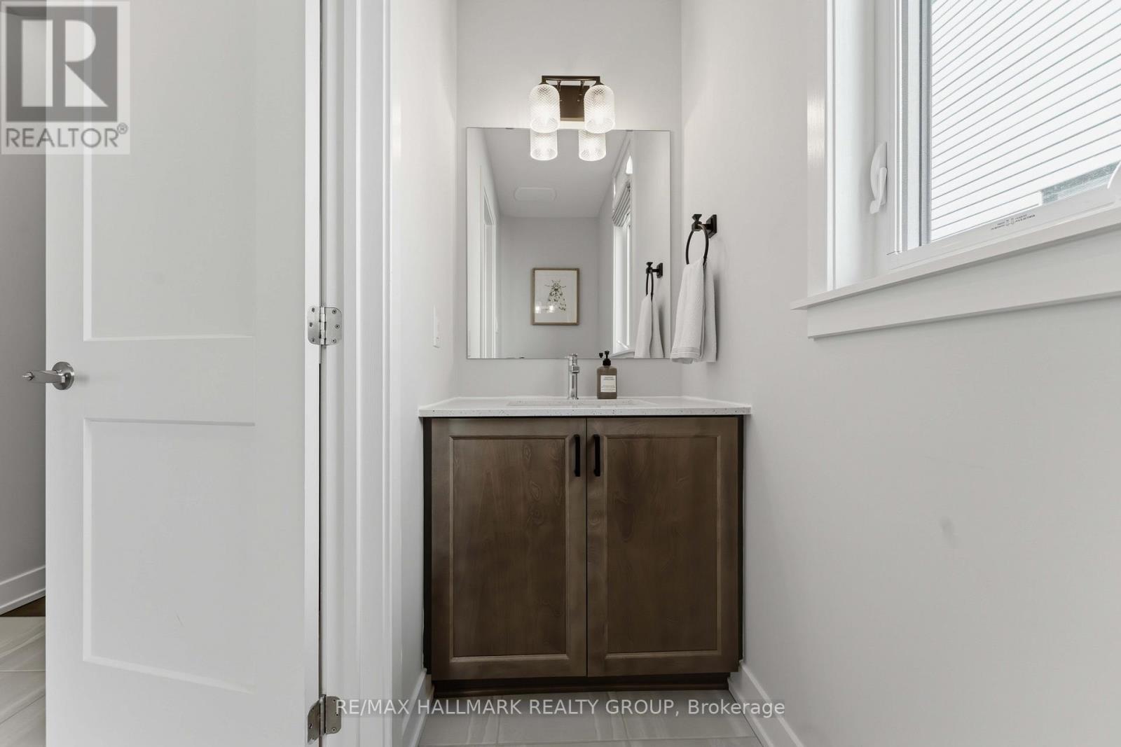 369 BROADRIDGE CRESCENT - 21