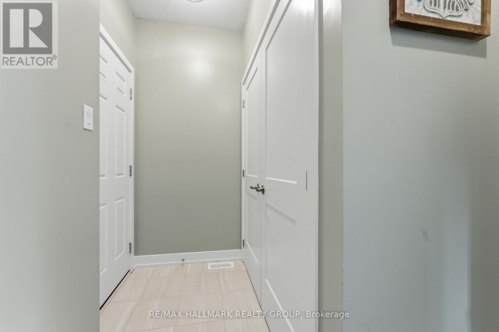 369 BROADRIDGE CRESCENT - 23