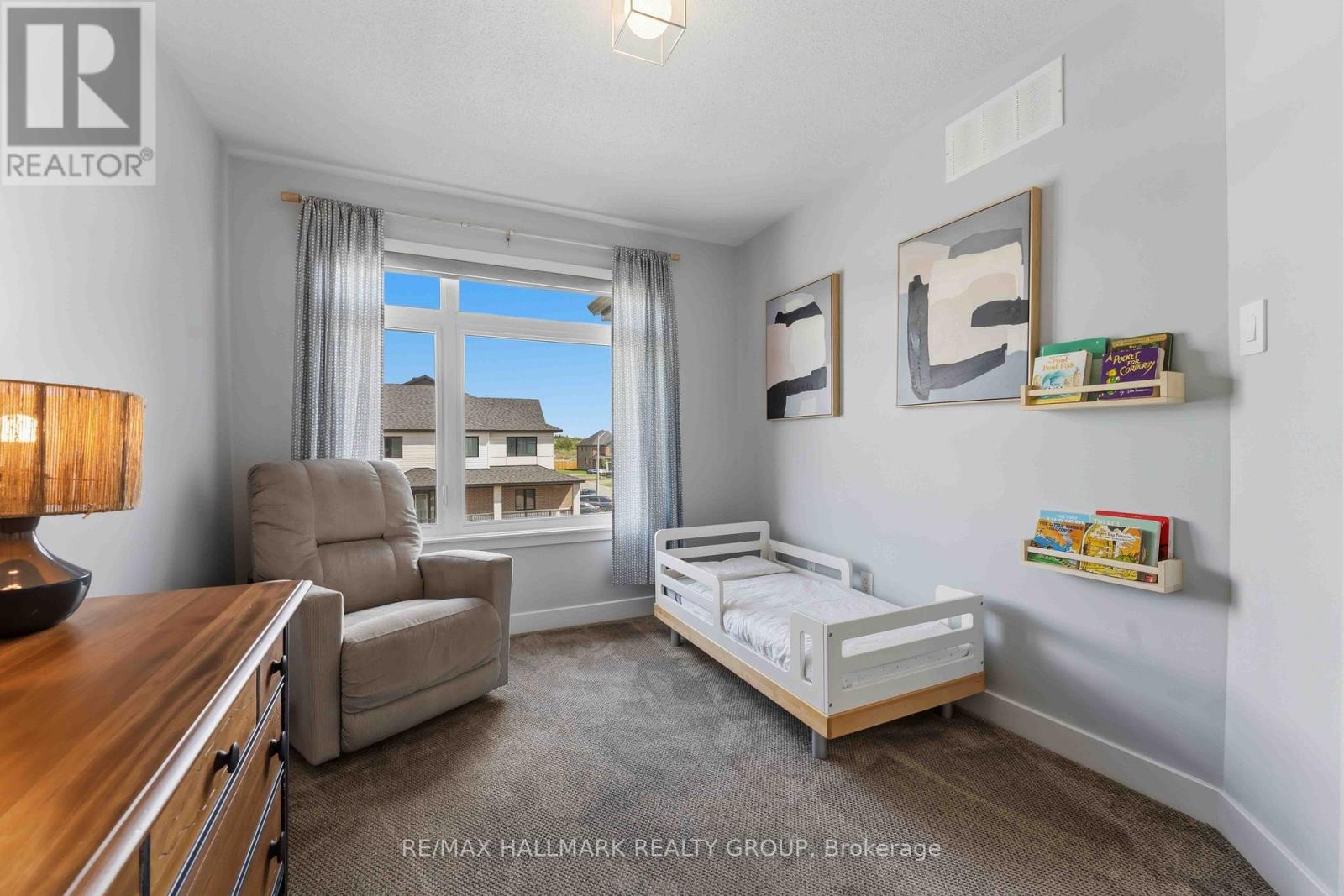 369 BROADRIDGE CRESCENT - 32