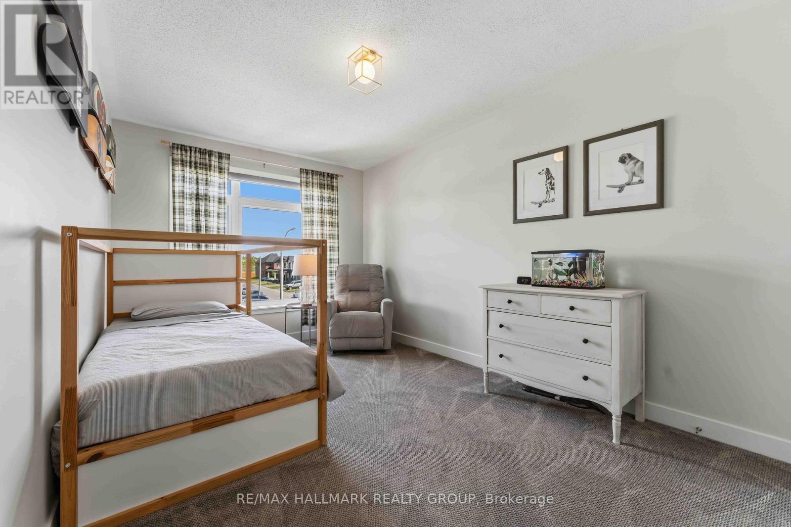 369 BROADRIDGE CRESCENT - 33