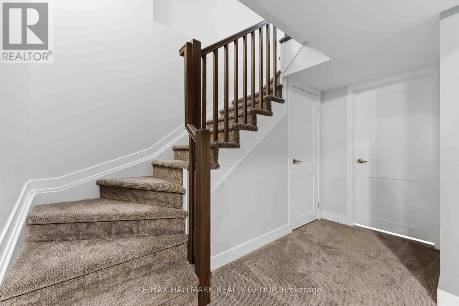 369 BROADRIDGE CRESCENT - 37