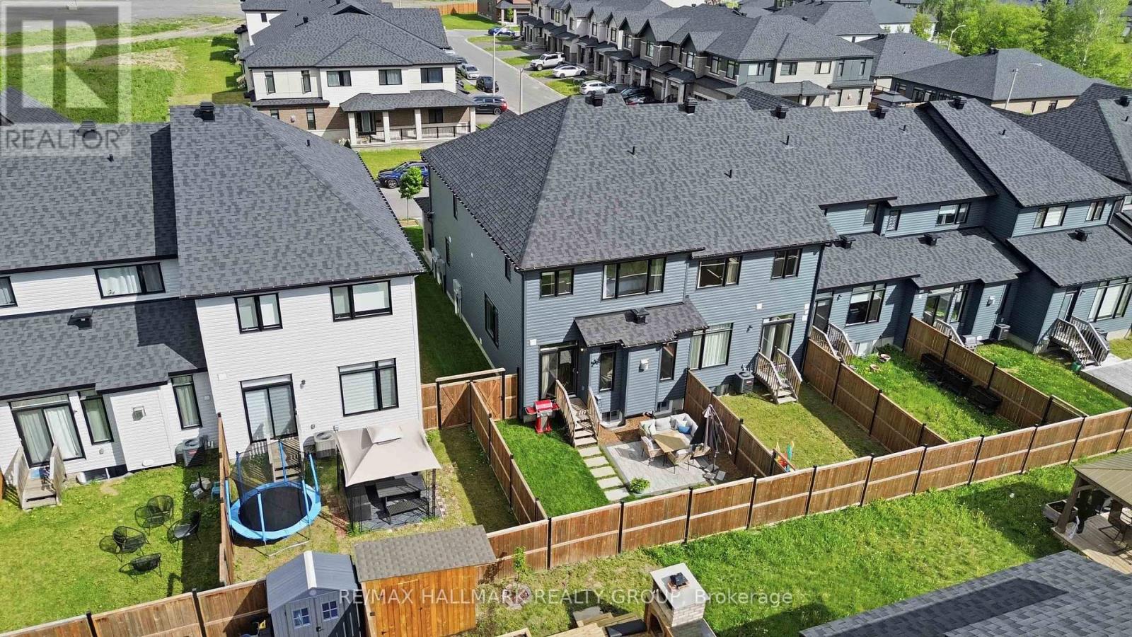 369 BROADRIDGE CRESCENT - 44