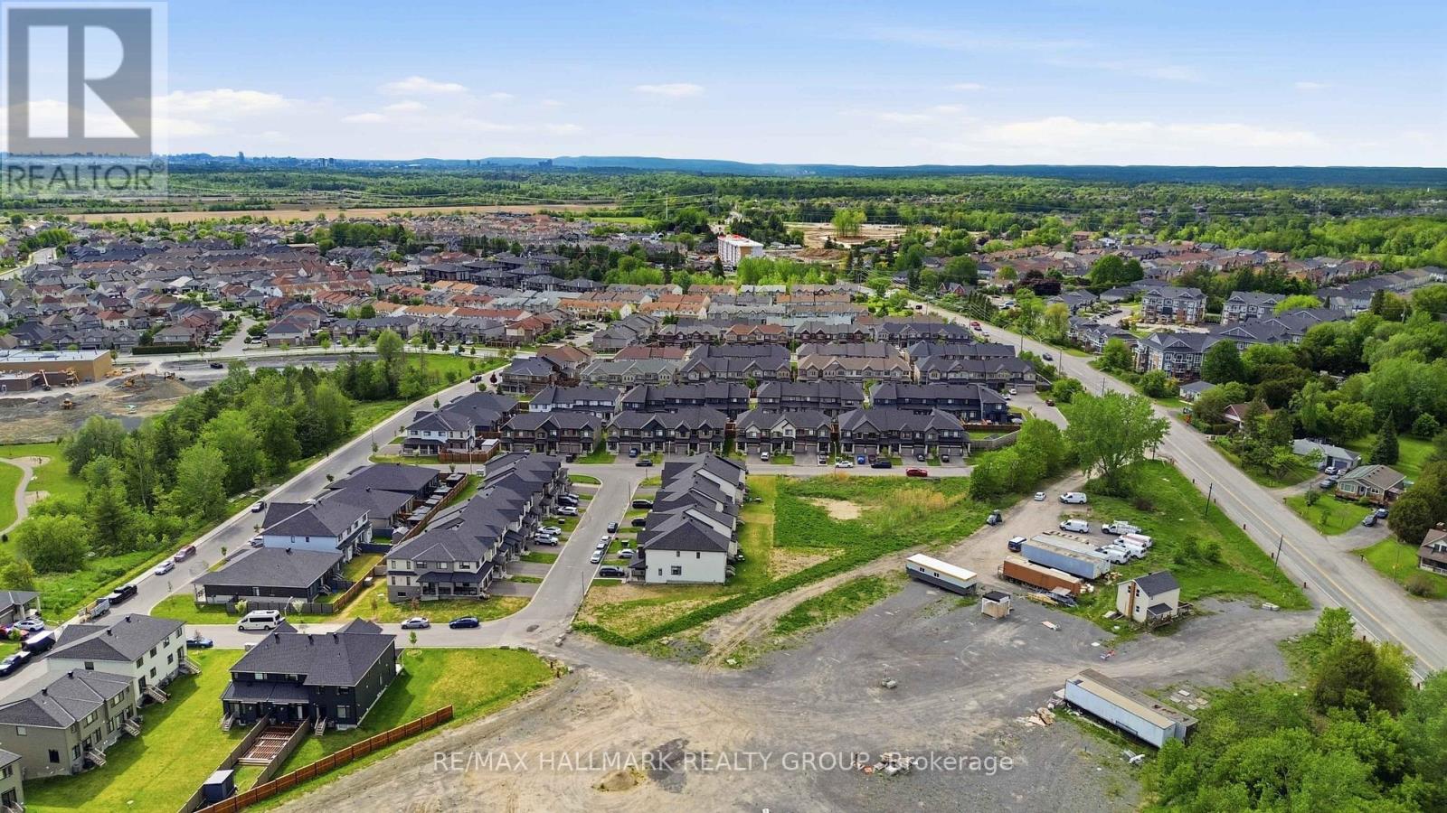 369 BROADRIDGE CRESCENT - 47