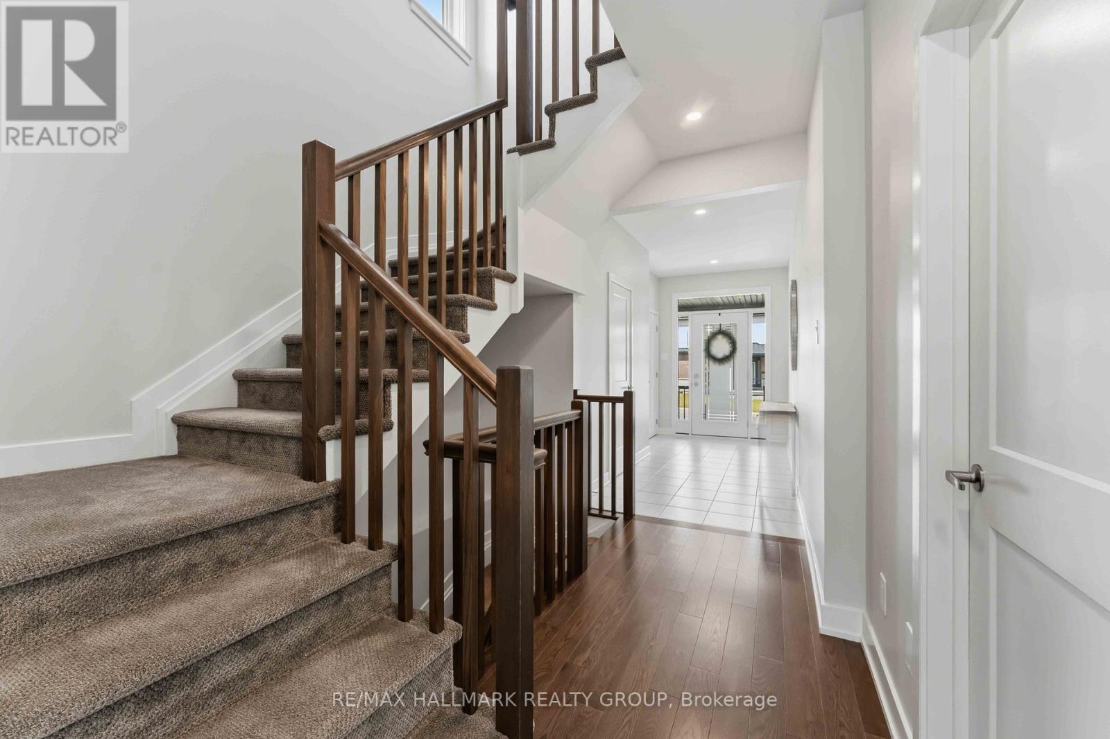 369 BROADRIDGE CRESCENT - 6