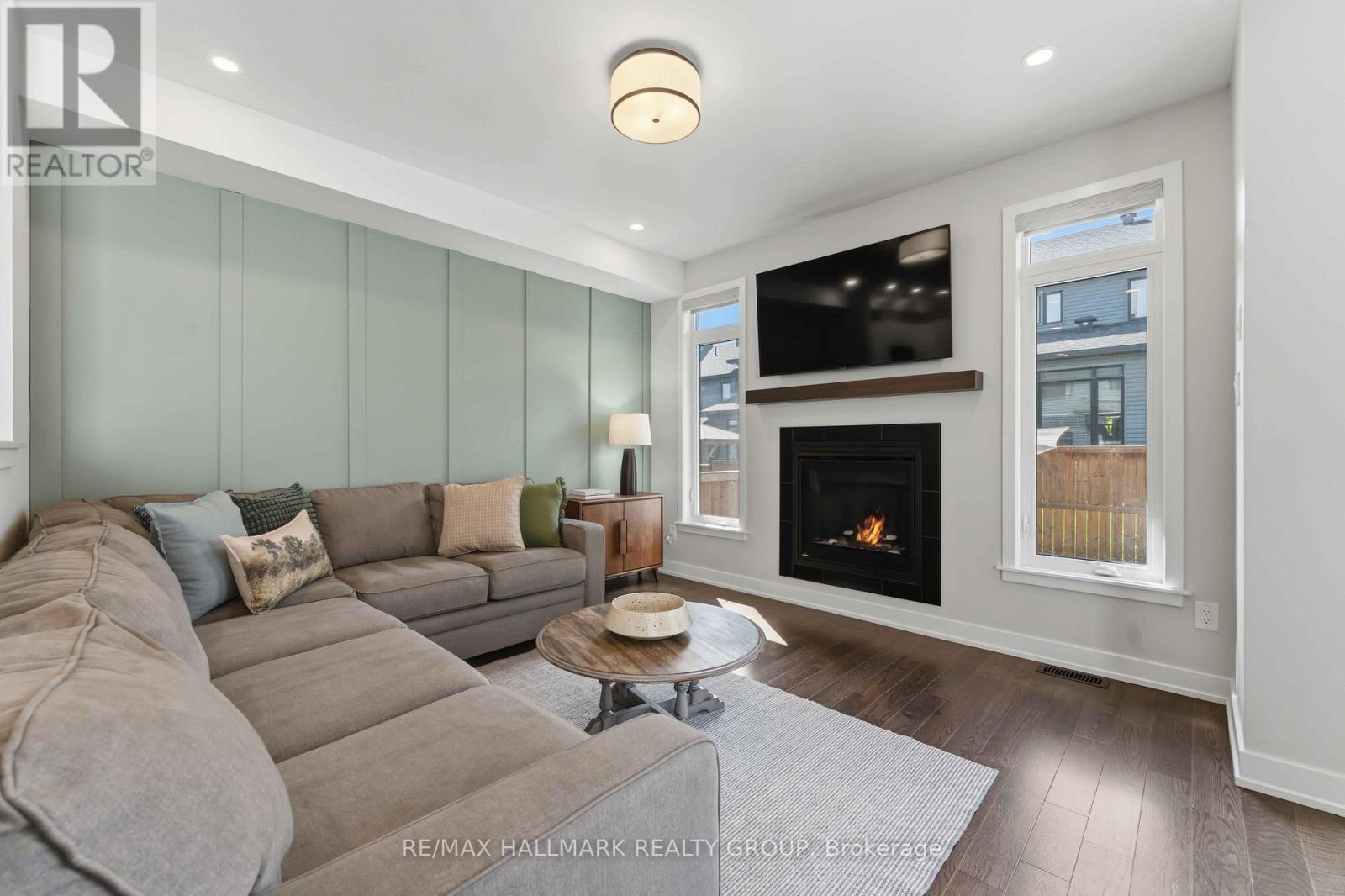 369 BROADRIDGE CRESCENT - 7