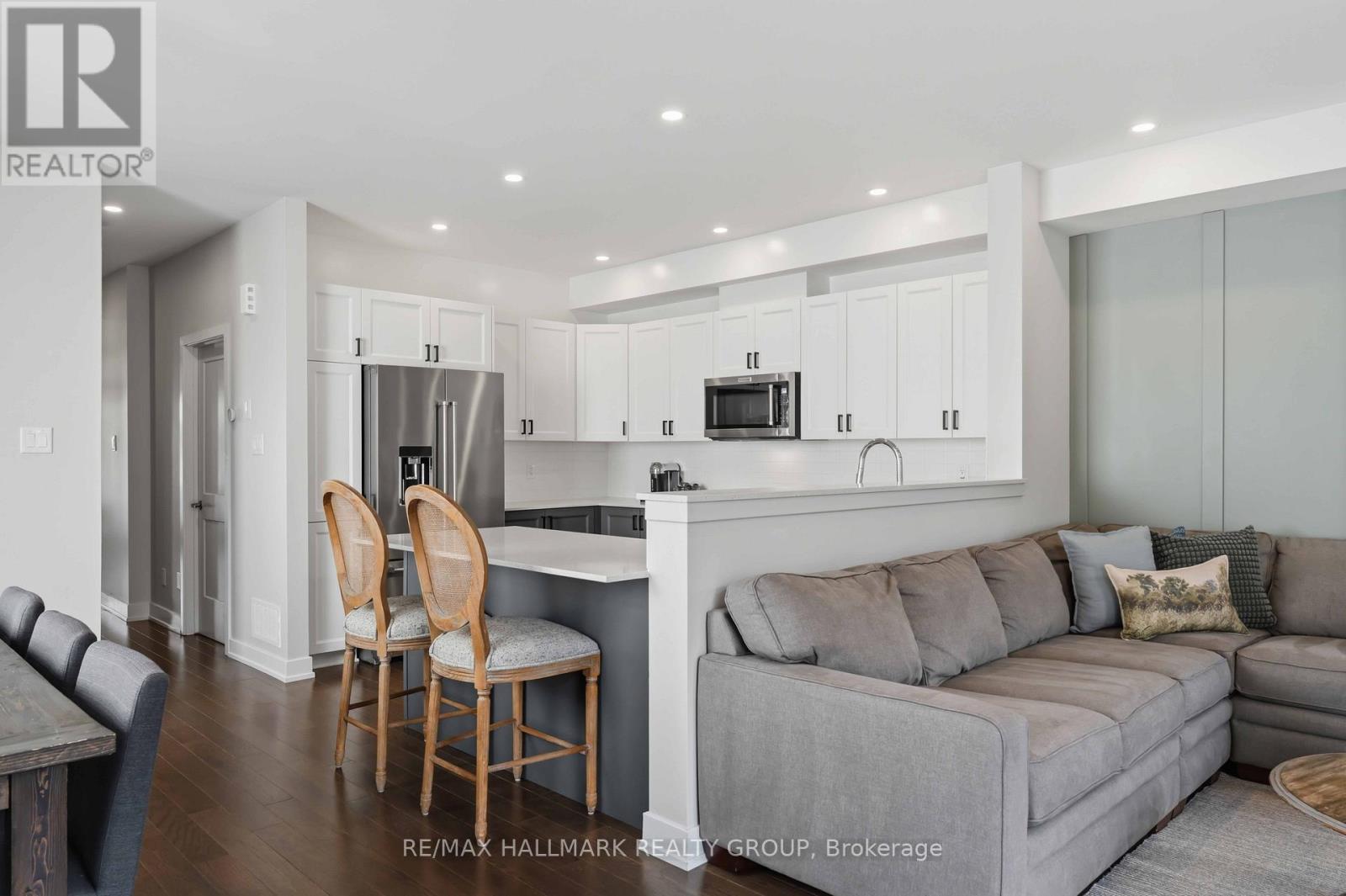 369 BROADRIDGE CRESCENT - 9