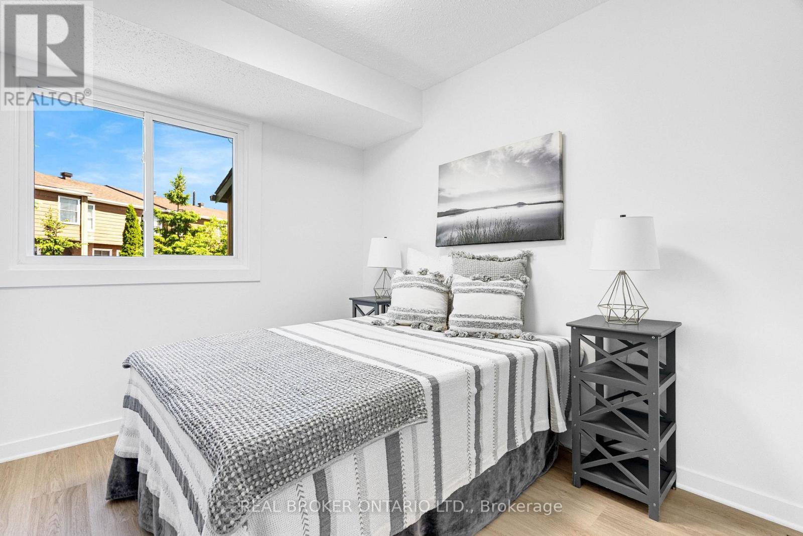 #124 1449 RIDGEBROOK DRIVE - 19