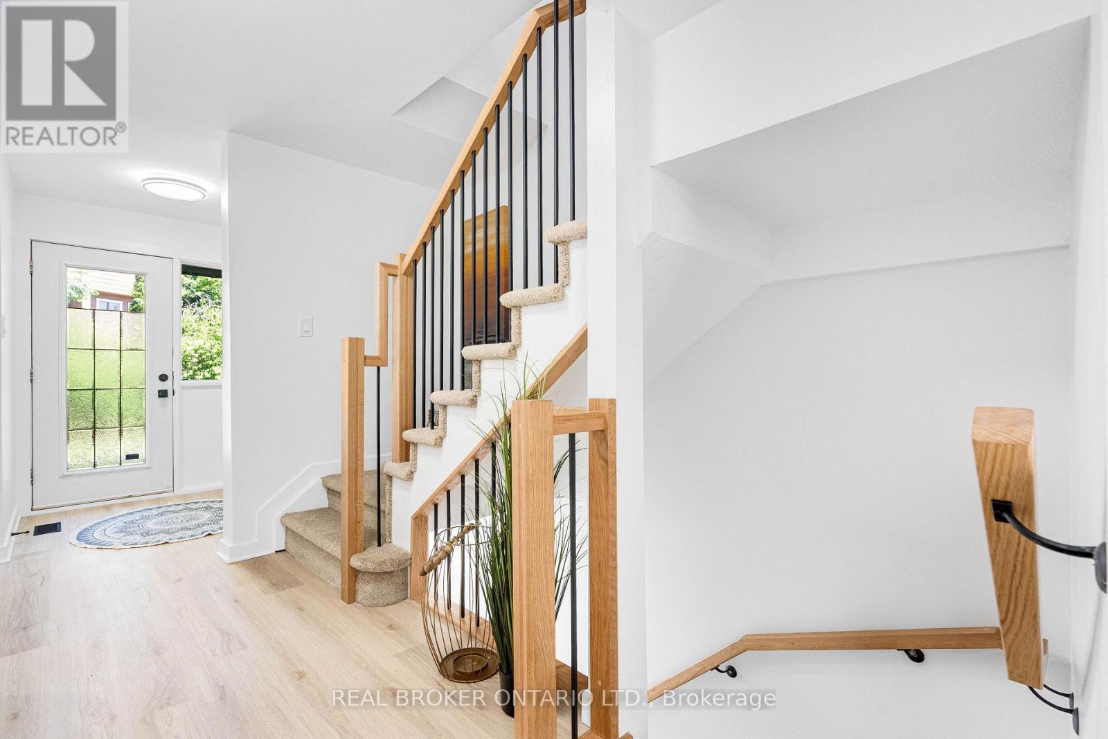 #124 1449 RIDGEBROOK DRIVE - 26